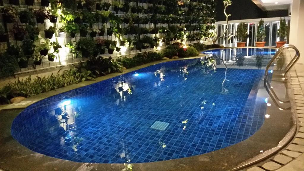 D'Best Hotel Pasar Baru Bandung Eksteriør billede